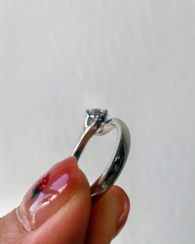 exquisite round diamond  ring