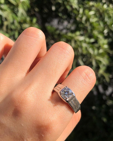 stunning emerald diamond ring