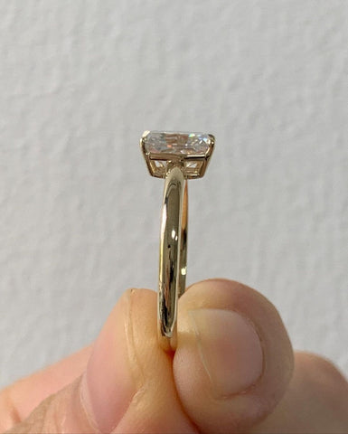 Sparkling Solitaire Emerald Diamond Ring