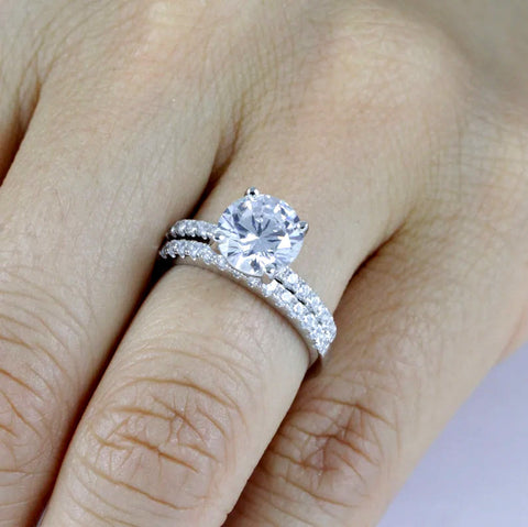 Sparkle Round Shape Diamond Ring
