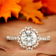 Exquisite Round Diamond Ring