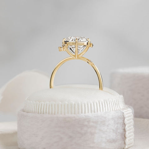 classic gold band diamond ring